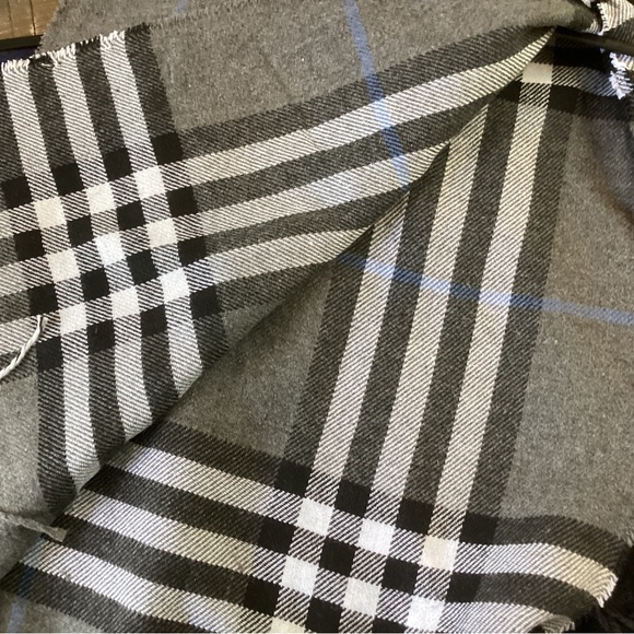 4 Scarf Bundle Plaids NWT - Picture 2 of 7